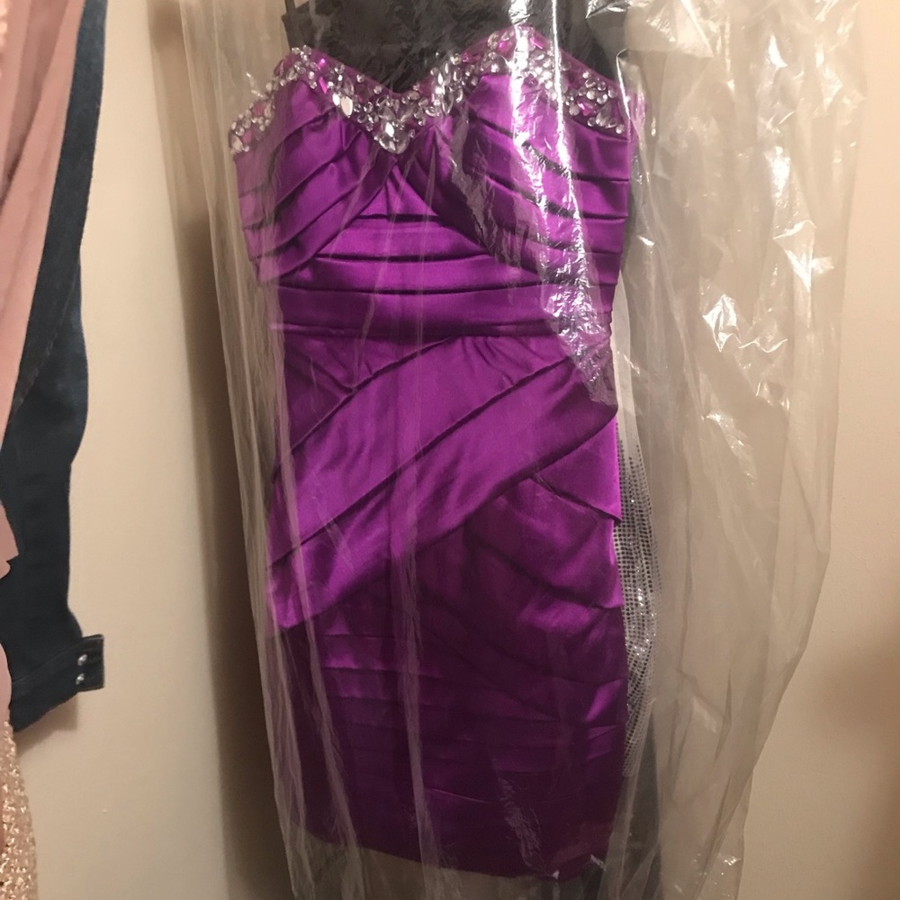 Strapless fitted purple cocktail dress